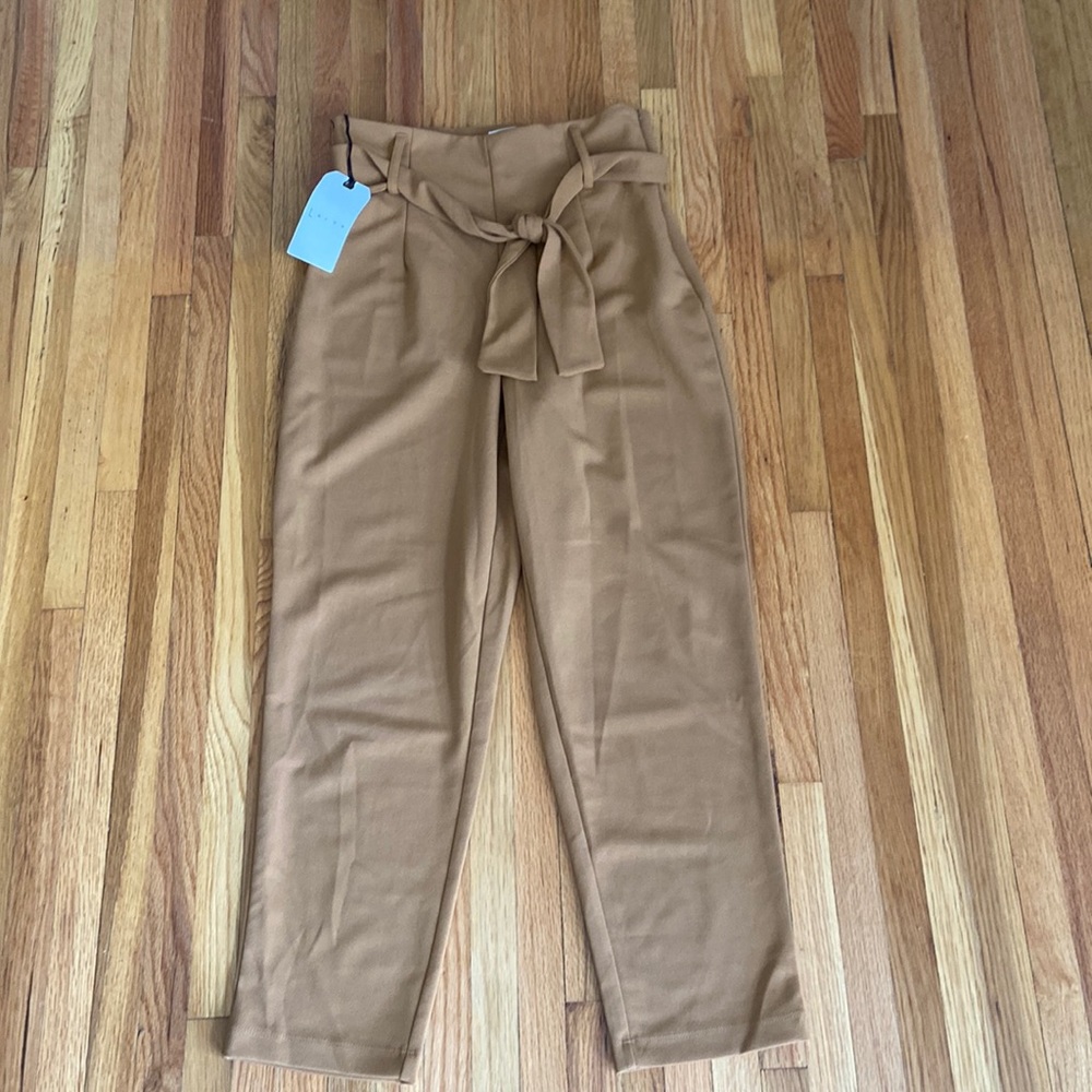 NWT Nordstrom (Leith) Cropped Camel Pants with Belt - Size Small
